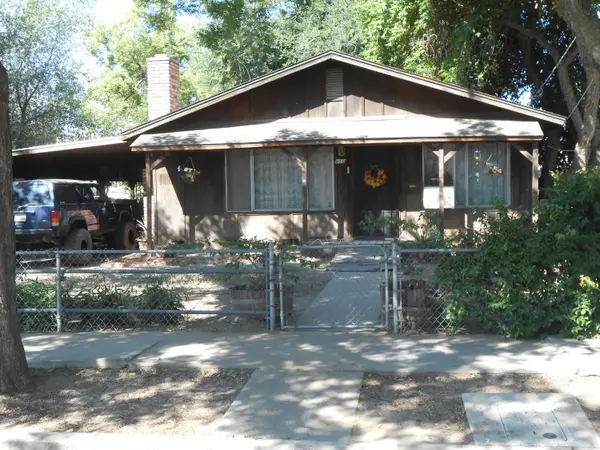 510 N 2nd Avenue, Oakdale, CA 95361