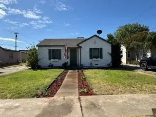 315 W J Street, Oakdale, CA 95361