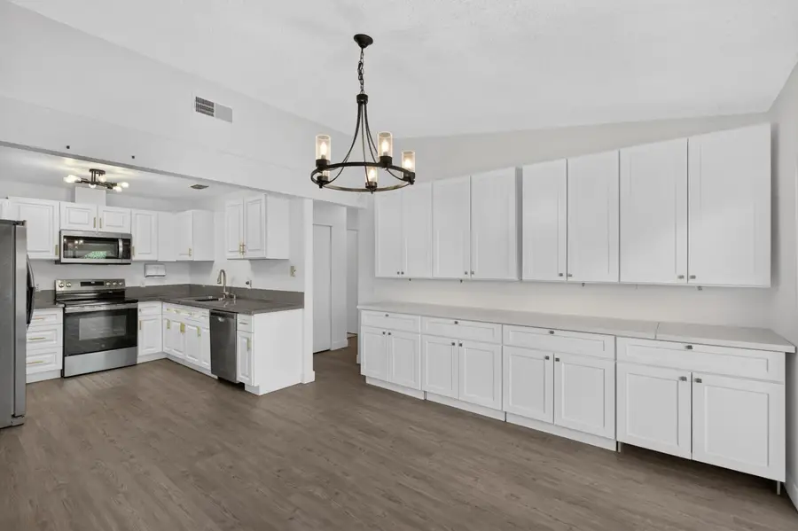 7803 Orchard Woods Circle, Sacramento, CA 95828 - #2
