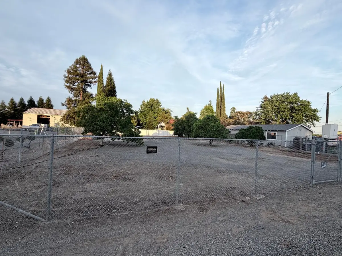 3267 Feather River Boulevard, Olivehurst, CA 95961 - #1