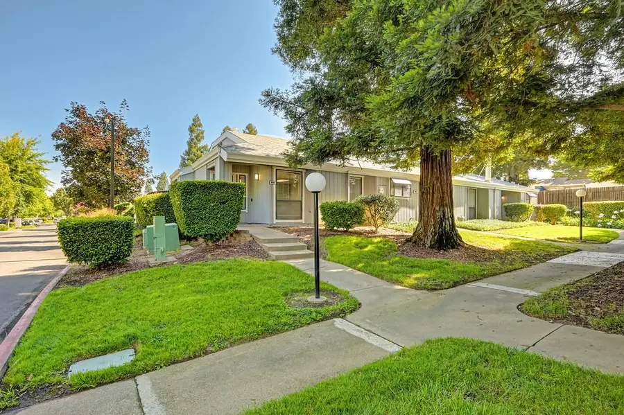 3667 Gold Creek Ln, Sacramento, CA 95827 - #2