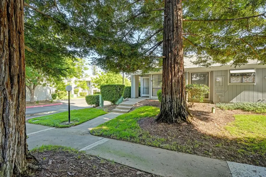 3667 Gold Creek Ln, Sacramento, CA 95827 - #3