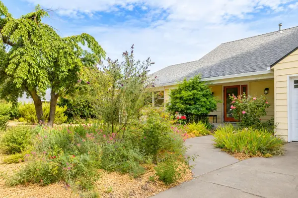 921 W 8th Street, Davis, CA 95616