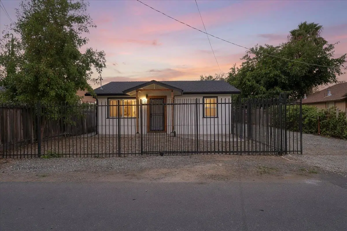 5018 Western Avenue, Olivehurst, CA 95961 - #1
