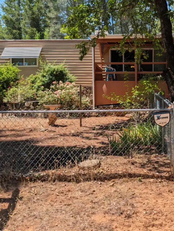 20742 Mammoth Drive, Lakehead, CA 96051