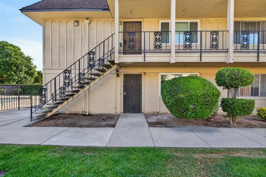 2421 Country Club Boulevard #B6, Stockton, CA 95204 - #2