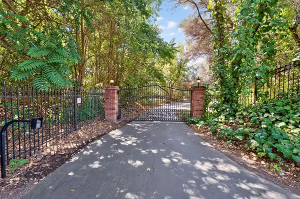 4335 Walnut Avenue, Carmichael, CA 95608