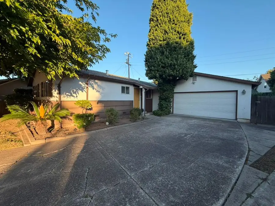3032 Elmwood Avenue, Stockton, CA 95204 - #2
