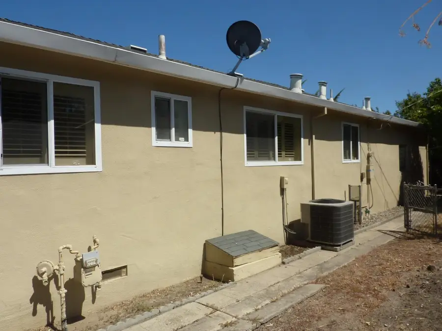 719 S Maple Avenue, Manteca, CA 95337 - #2