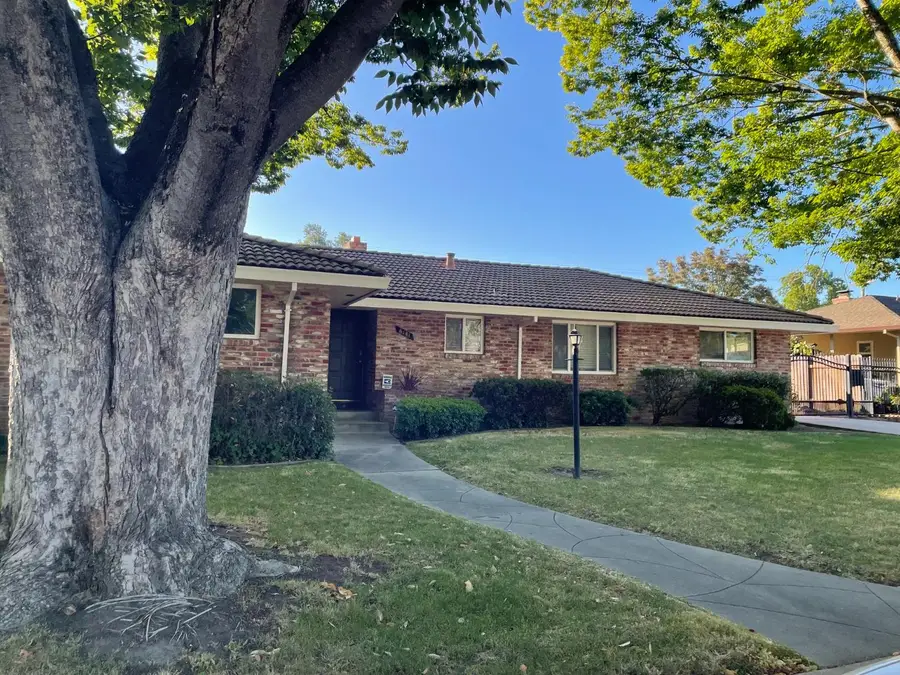 6181 S Land Park Drive, Sacramento, CA 95831 - #2
