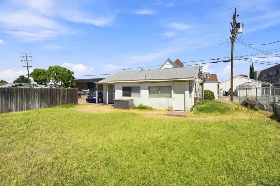 215 W 1st Street, Ripon, CA 95366 - #3