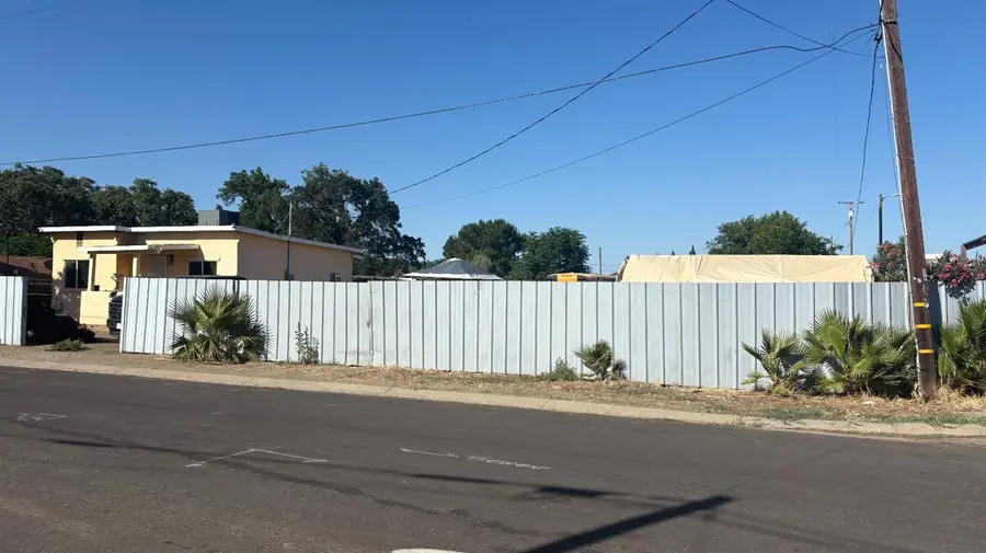 8716 Laird Street, Patterson, CA 95363 - #2