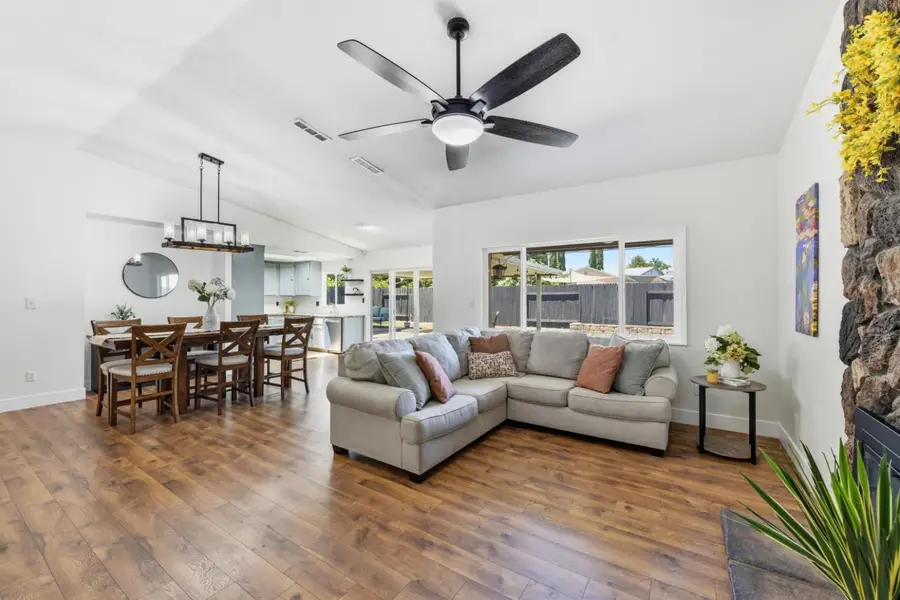 9663 Elmira Circle, Sacramento, CA 95827 - #3