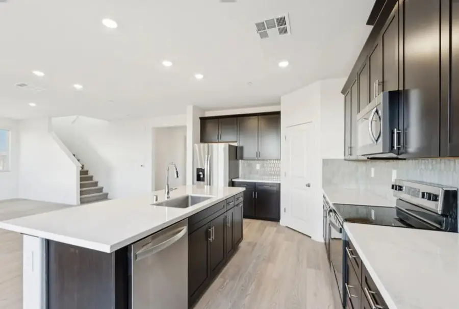 1287 Bastion Ave., Galt, CA 95632 - #3