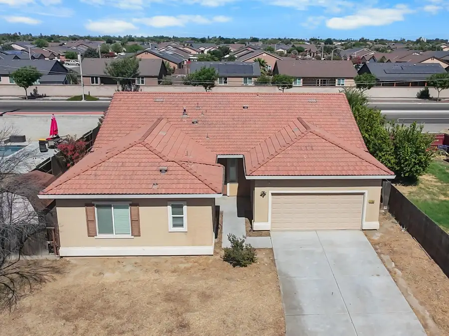 1724 W Summer Blossom Way, Hanford, CA 93230 - #2