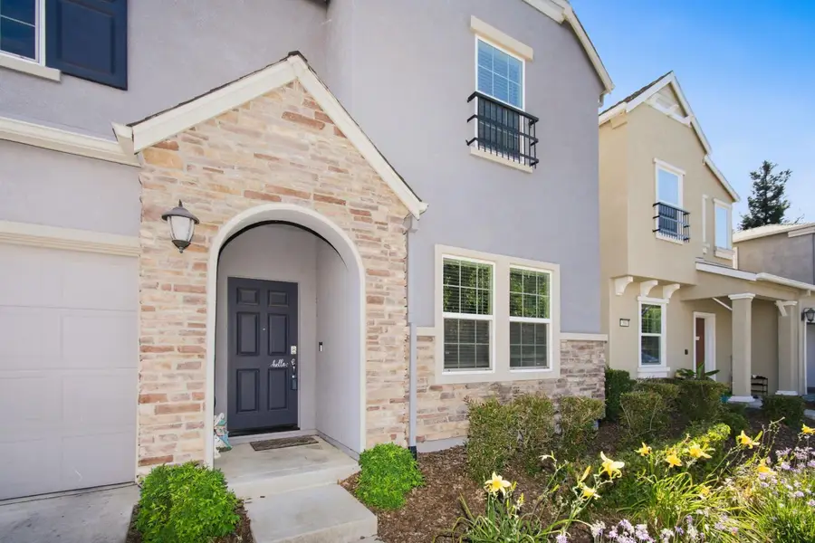 320 Bathbridge Lane, Sacramento, CA 95823 - #2