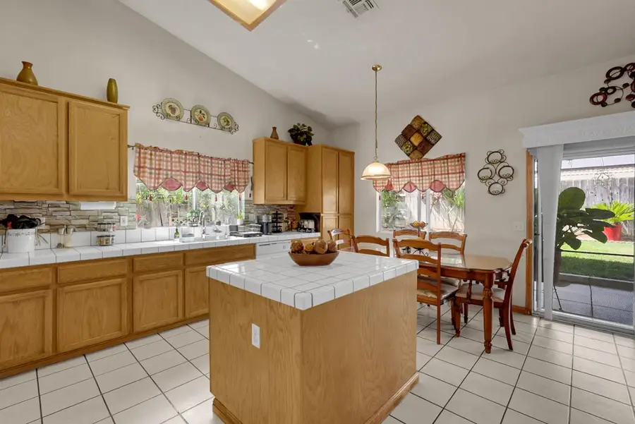 1118 Ruddy Court, Newman, CA 95360 - #3