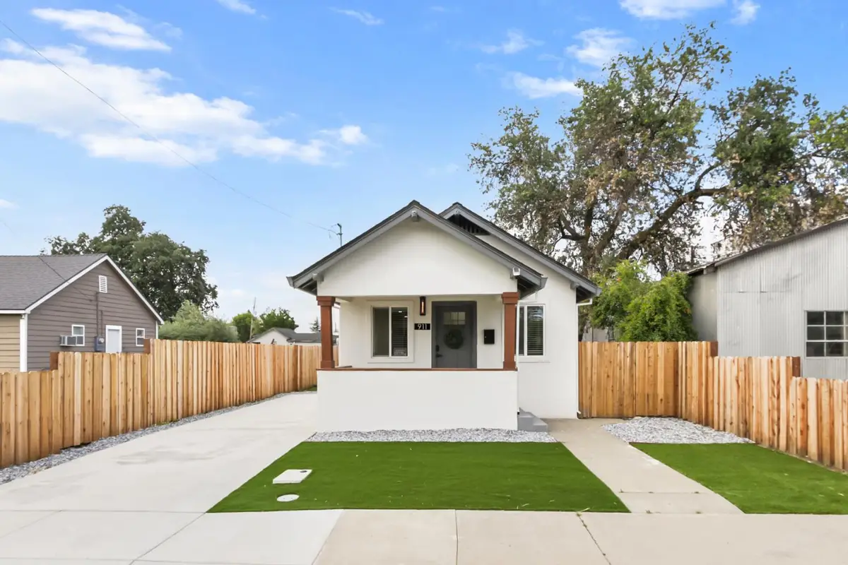 911 Lincoln Avenue, Woodland, CA 95695 - #1
