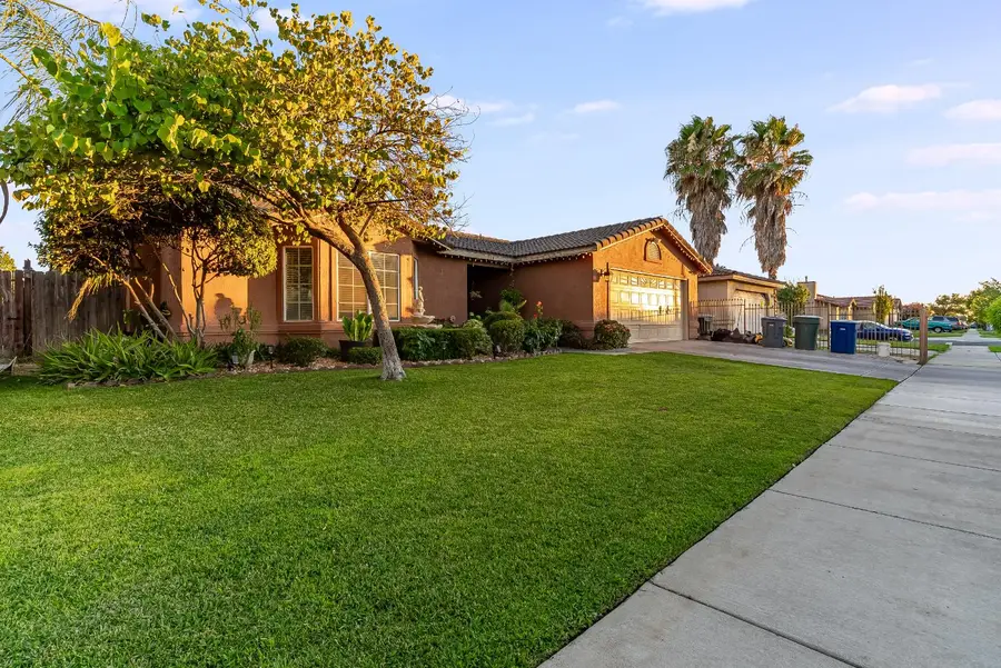 538 Saint Teressa Court, Merced, CA 95341 - #3