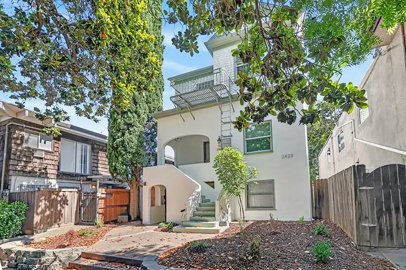 2423 L Street, Sacramento, CA 95816 - #2