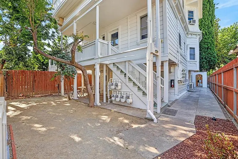 2423 L Street, Sacramento, CA 95816 - #3