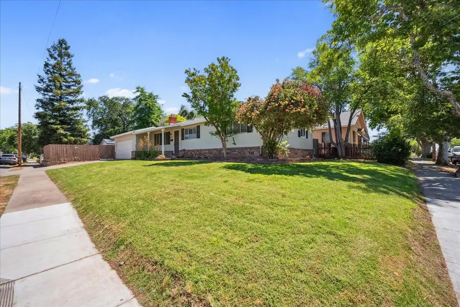 817 Oakland Avenue, Roseville, CA 95678 - #2