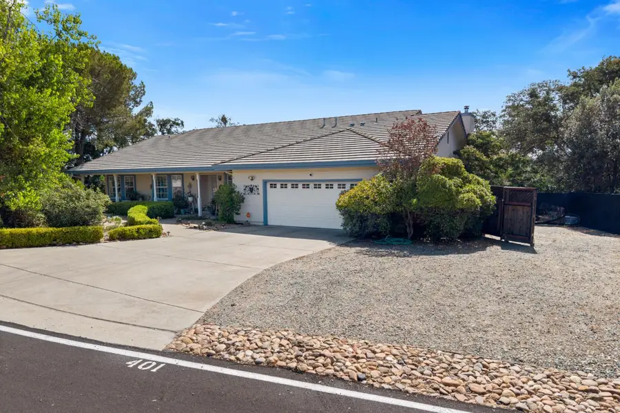401 Oakridge Court, Valley Springs, CA 95252 - #3