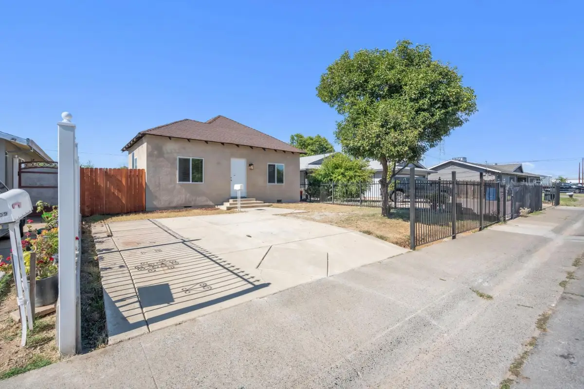 8015 36th Avenue, Sacramento, CA 95824 - #1