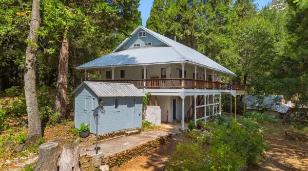 10 Busch St., Sierra City, CA 96125