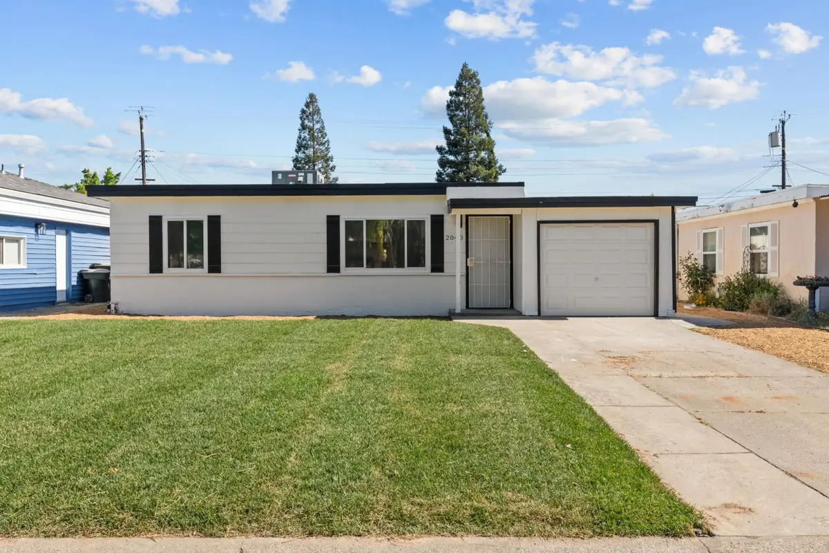 2040 Robert Way, Sacramento, CA 95825 - #1