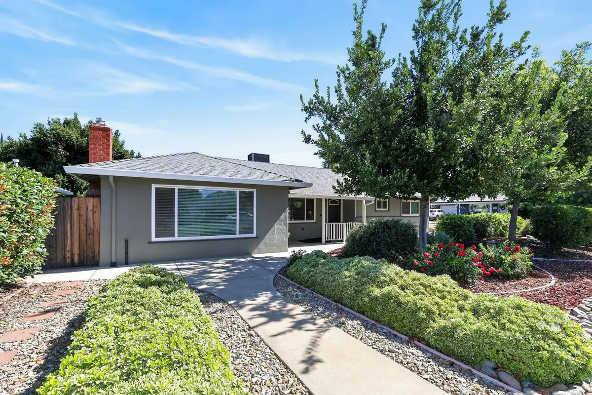 2 W Marshall Avenue, Woodland, CA 95695 - #1