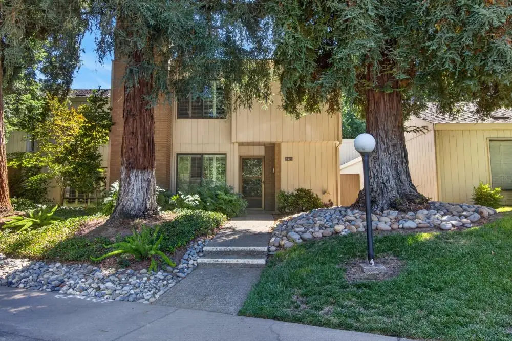 1427 Commons Drive, Sacramento, CA 95825 - #1