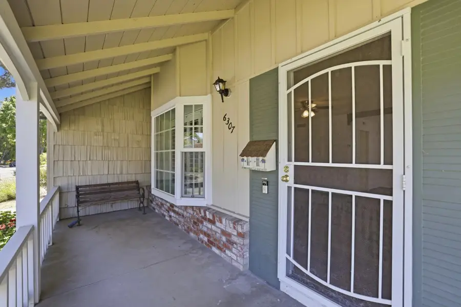 6307 Oakcreek Way, Citrus Heights, CA 95621 - #2