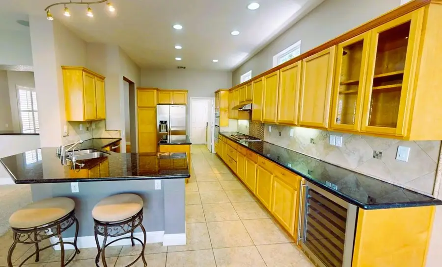 101 Homewood Court, Roseville, CA 95747 - #2