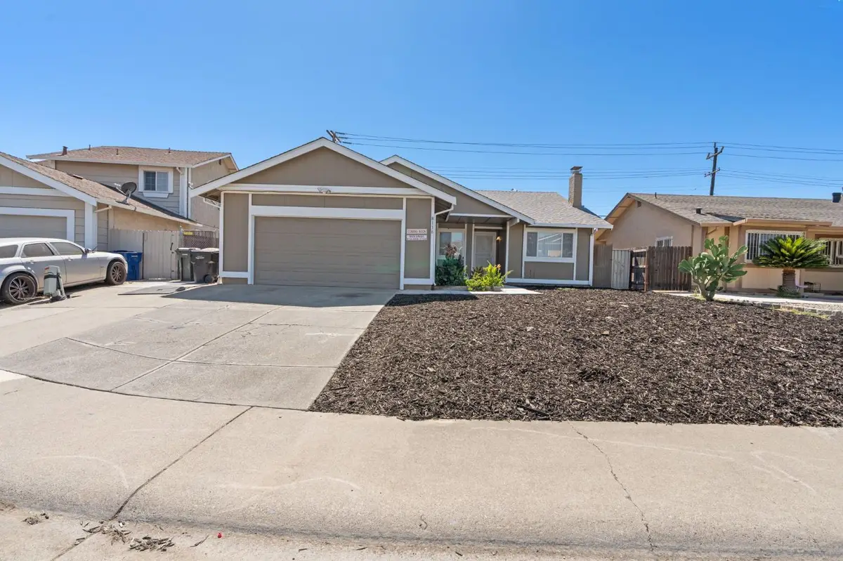 8116 Steinbeck Way, Sacramento, CA 95828 - #1