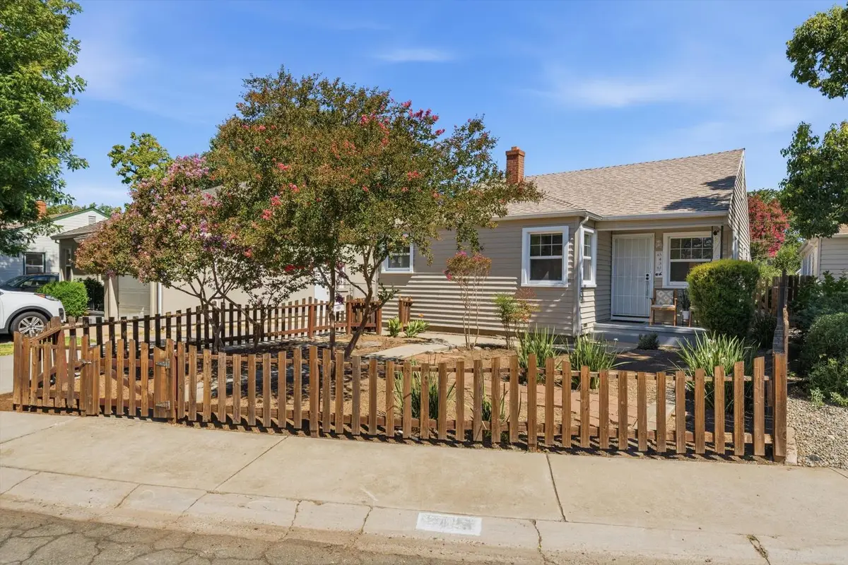 5433 8th Ave, Sacramento, CA 95820 - #1