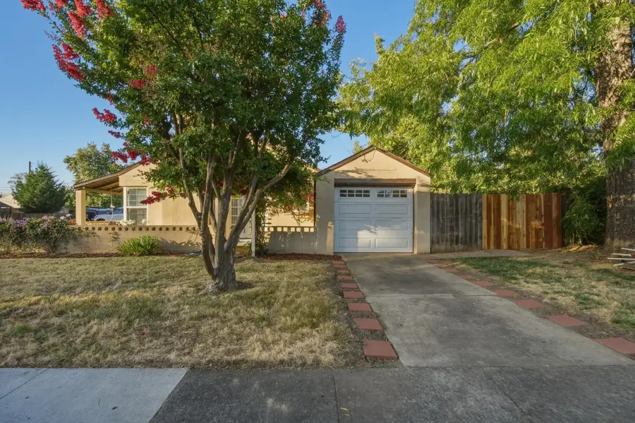 3324 56th Street, Sacramento, CA 95820 - #2