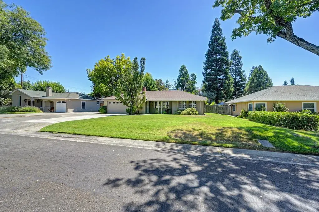 4320 Ravenwood Avenue, Sacramento, CA 95821 - #1