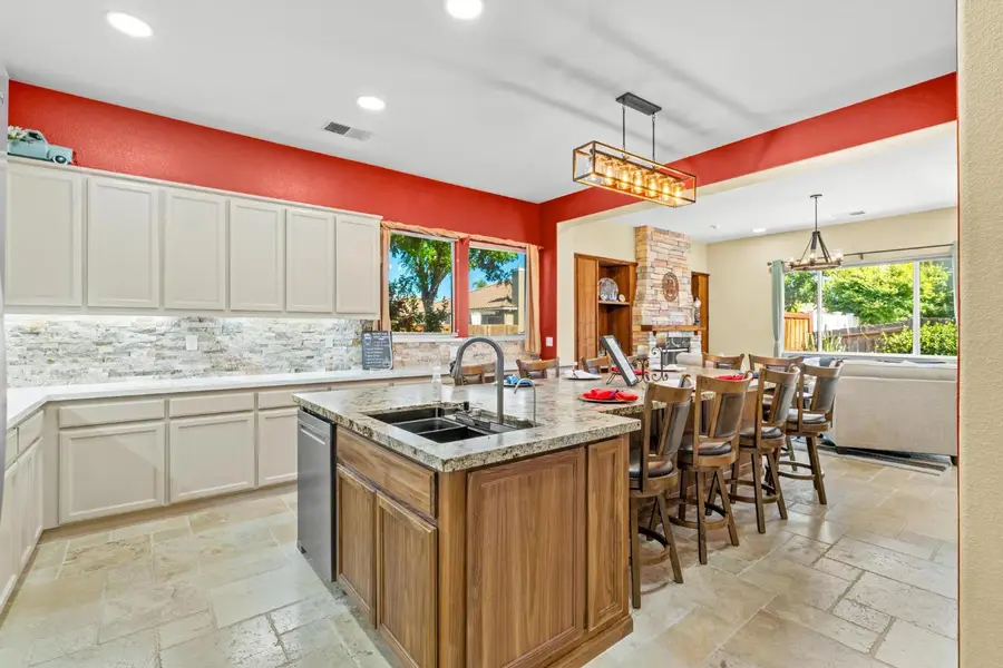 402 Farinelli, Escalon, CA 95320 - #2