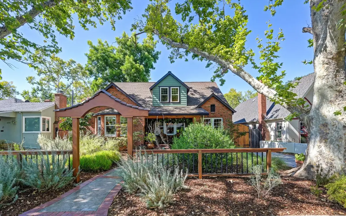 2509 10th Avenue, Sacramento, CA 95818 - #1