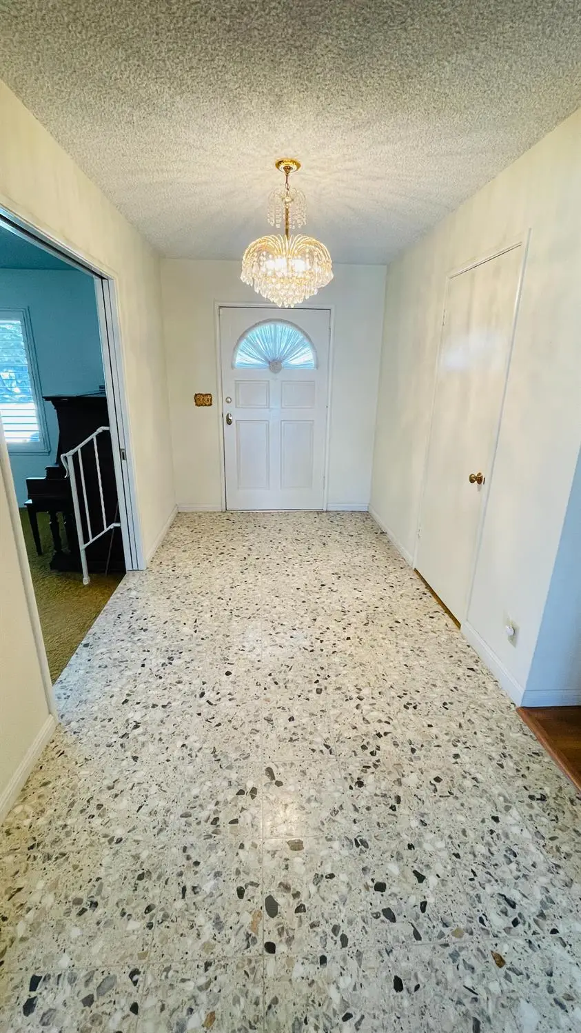 712 Leytonstone Avenue, Modesto, CA 95355 - #3
