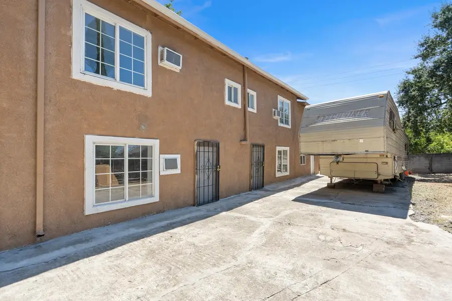 941 Burkett Avenue, Stockton, CA 95205 - #2