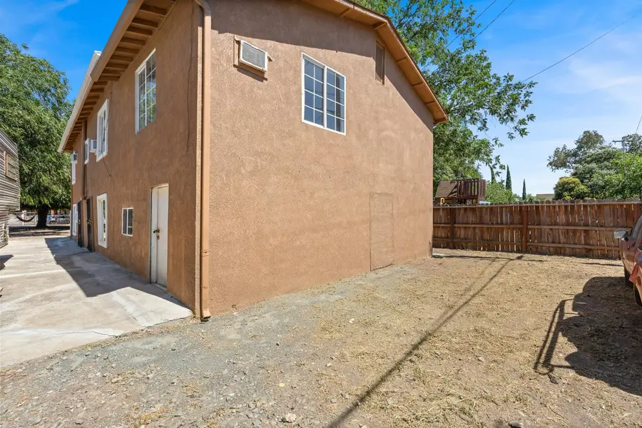 941 Burkett Avenue, Stockton, CA 95205 - #3