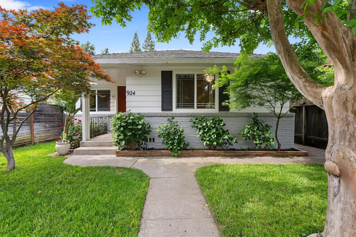 924 9th Avenue, Sacramento, CA 95818 - #1