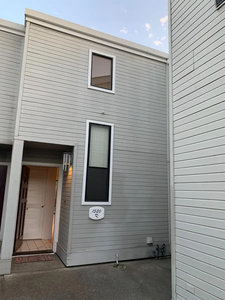 1520 Hood Road #F, Sacramento, CA 95825 - #2