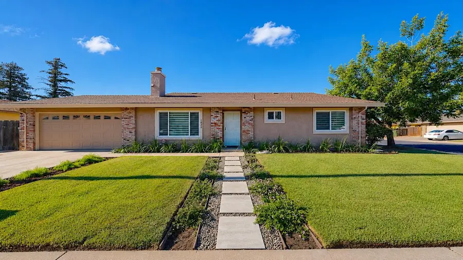 1820 Ogden Way, Turlock, CA 95380 - #2