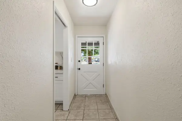 6650 Hogan Drive, Sacramento, CA 95822