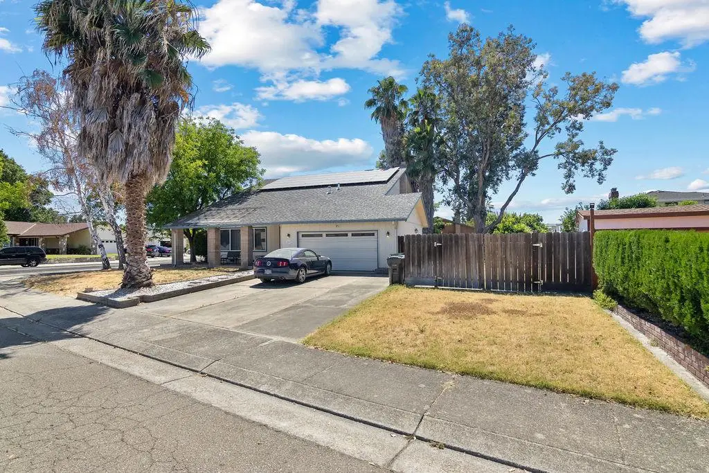 4017 Chatsworth Circle, Stockton, CA 95209 - #1