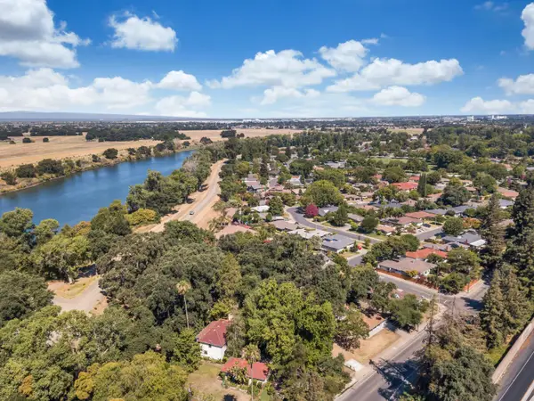 5720 Riverside Boulevard, Sacramento, CA 95822