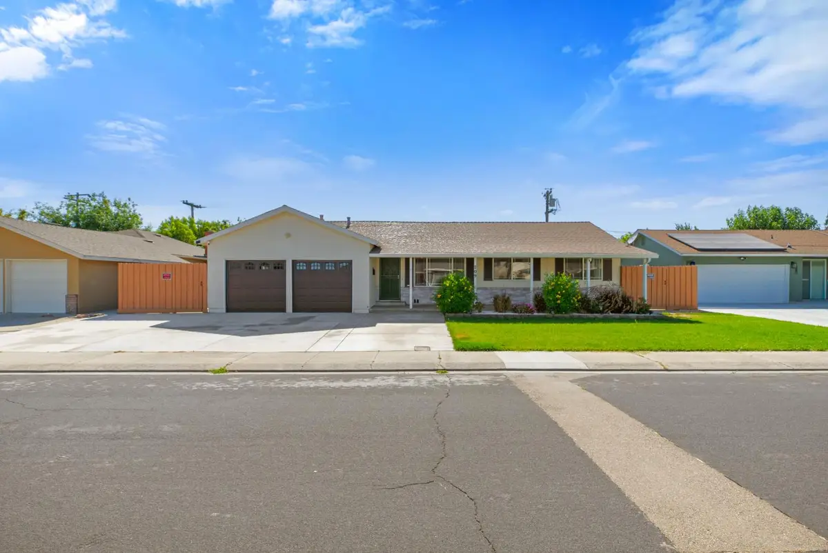 209 Charles Avenue, Manteca, CA 95336 - #1